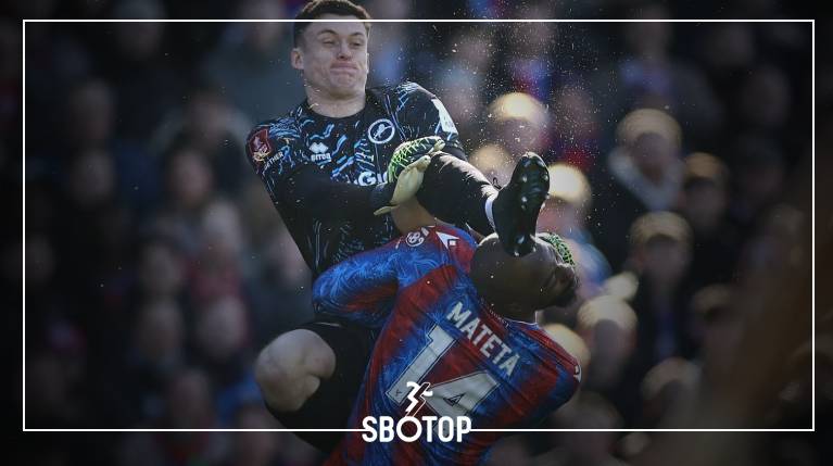 SBOTOP-_-Kiper-Millwall-dihukum-bermain-6-laga-usai-menendang-Jean-Philippe-Mateta